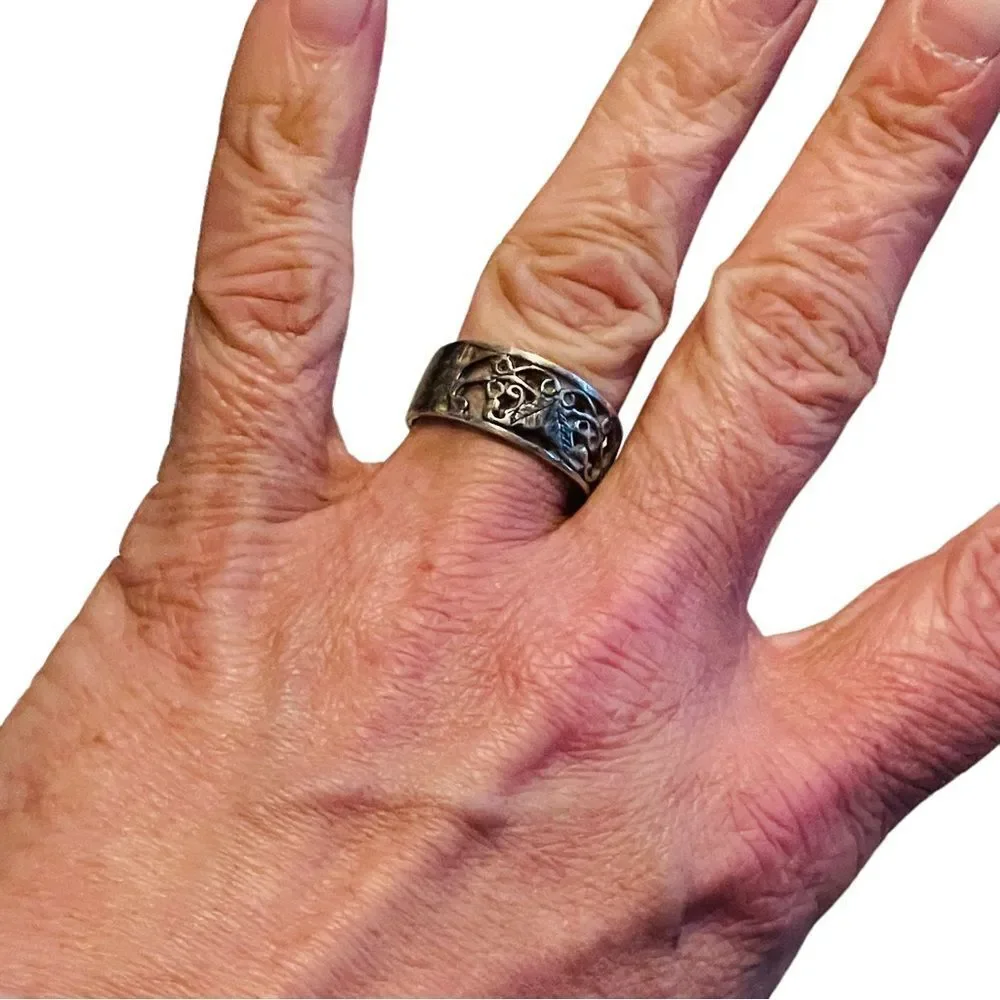 10/$25🦋 Silver Filagree Cutout Ring - Size 7.5